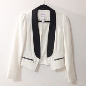 B&W blazer with zipper detail